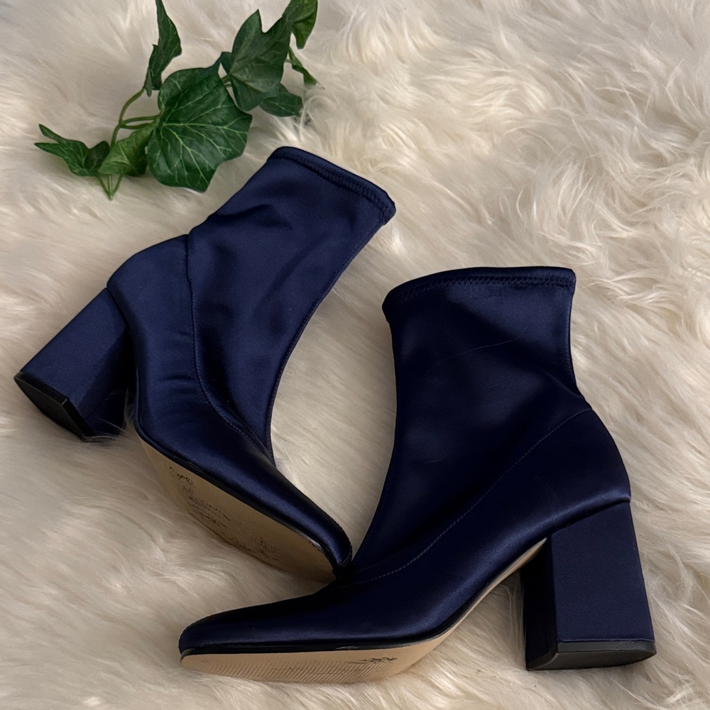 Marc Fisher Elegant Indigo Blue Satin Ankle Boots🔥